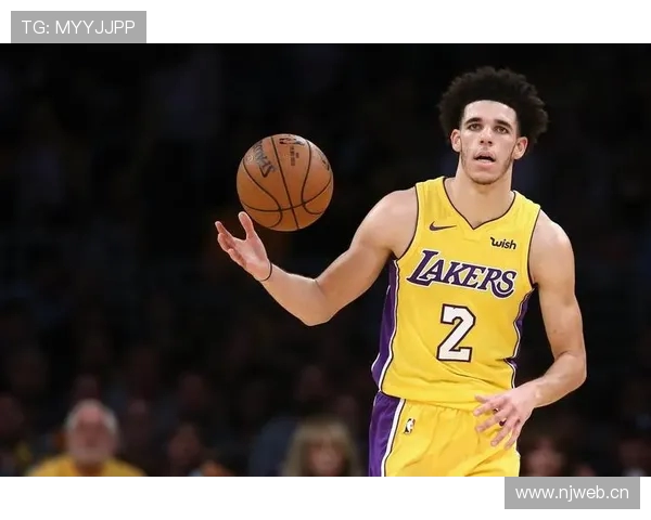 兰德尔:我在场上移动不积极 全队缺乏有效无球跑动的现象分析