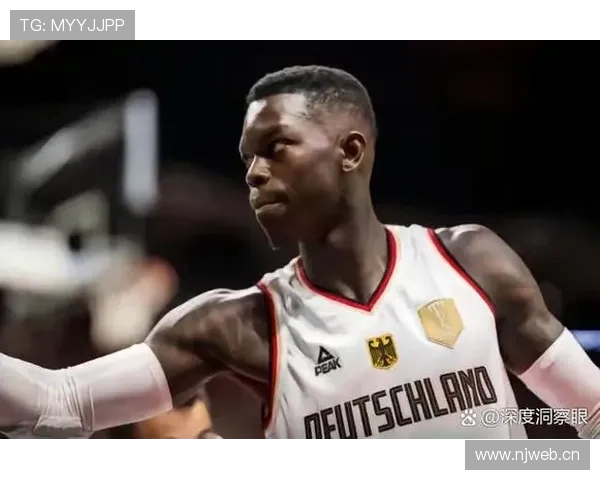 手感火热霍福德首节三分四投全中狂砍12分统治比赛展现领袖风采